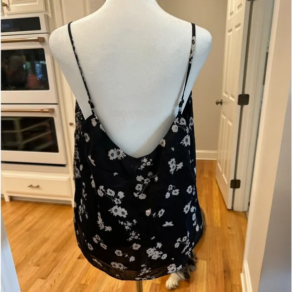 Heartloom Black/Cream Floral Cami NWT - Picture 2 of 9